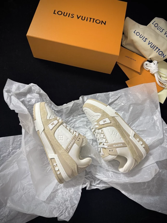 LOUIS VUITTON TRAINER SNEAKER – LVS253