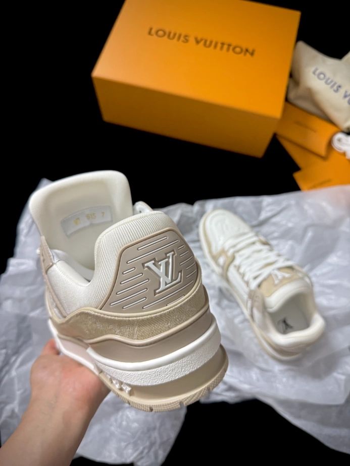 LOUIS VUITTON TRAINER SNEAKER – LVS253