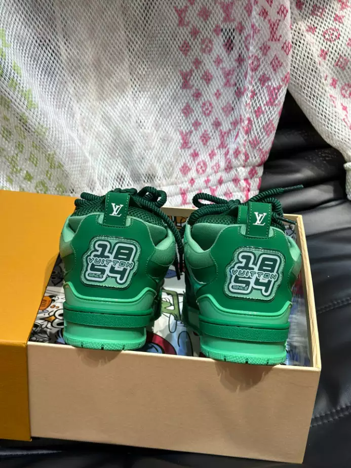 LV SKATE SNEAKERS IN GREEN – LVS227
