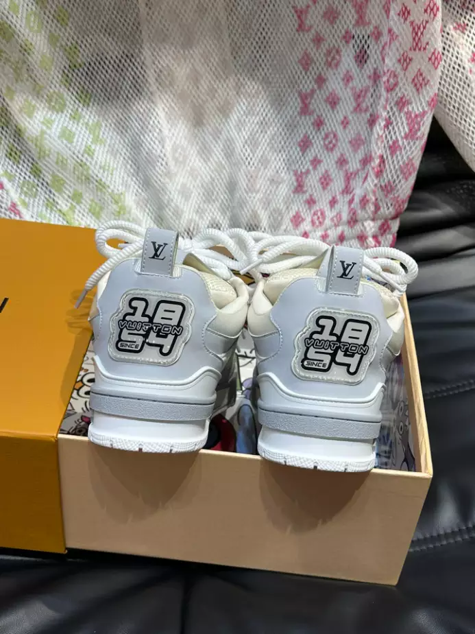 LV SKATE SNEAKERS IN GREY – LVS226