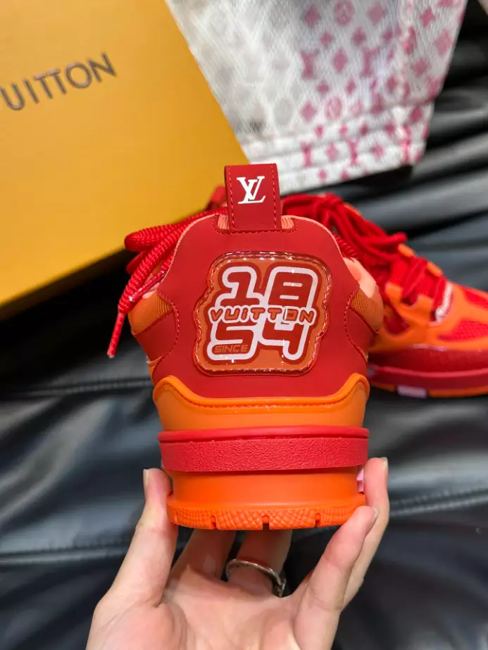 LV SKATE SNEAKERS IN RED – LVS225