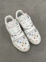 LV x TM LV TRAINER SNEAKER IN WHITE – LVS239