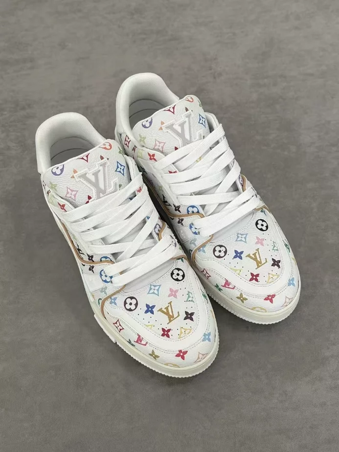 LV x TM LV TRAINER SNEAKER IN WHITE – LVS239