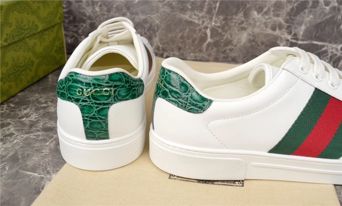 MEN’S GUCCI ACE SNEAKER WITH WEB – GCC285