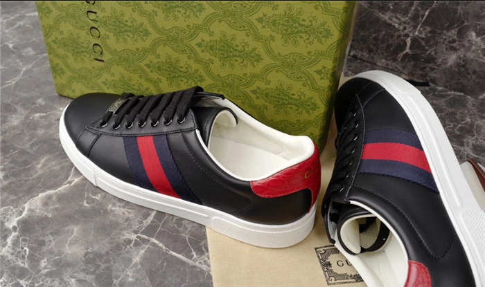 MEN’S GUCCI ACE SNEAKER WITH WEB – GCC286