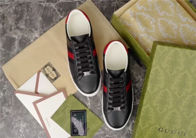MENS-GUCCI-ACE-SNEAKER-WITH-WEB-GCC286-9-1.webp