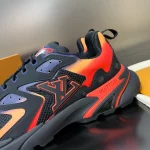 RUNNER TATIC SNEAKERS IN BLACK AND ORANGE – LVS237