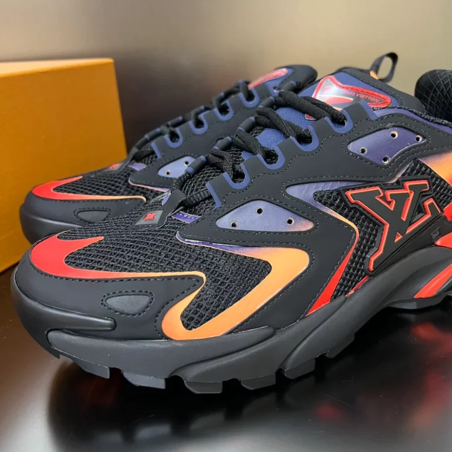 RUNNER TATIC SNEAKERS IN BLACK AND ORANGE – LVS237