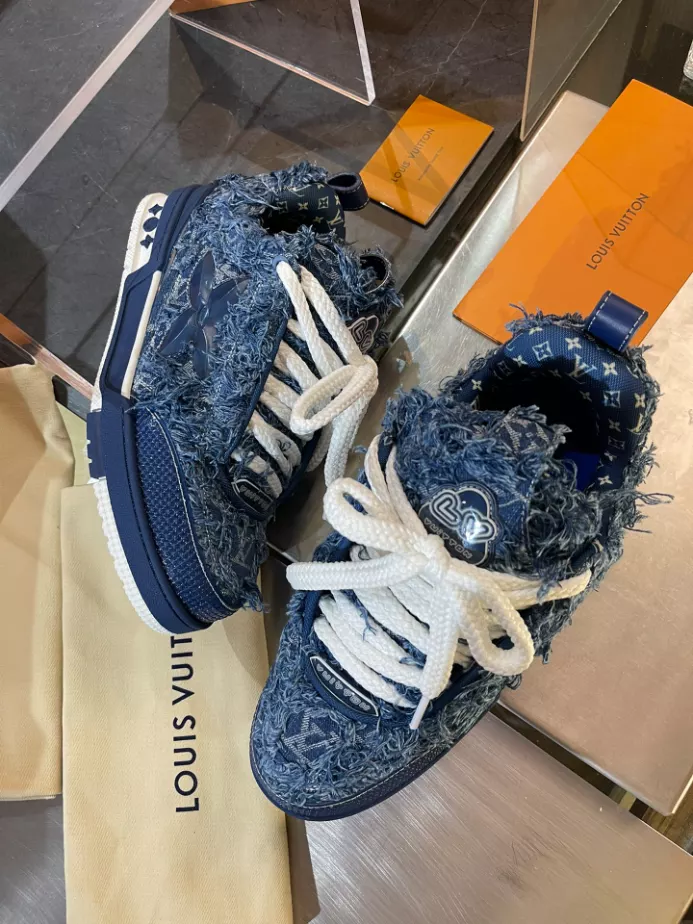 SKATE SNEAKERS IN BLUE – LVS228