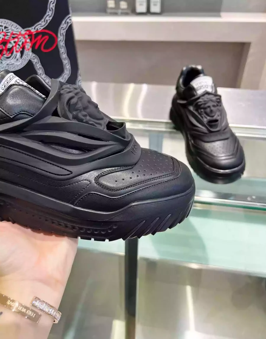 VERSACE WOMEN’S ODISSEA SNEAKERS IN BLACK LEATHER – VSS017