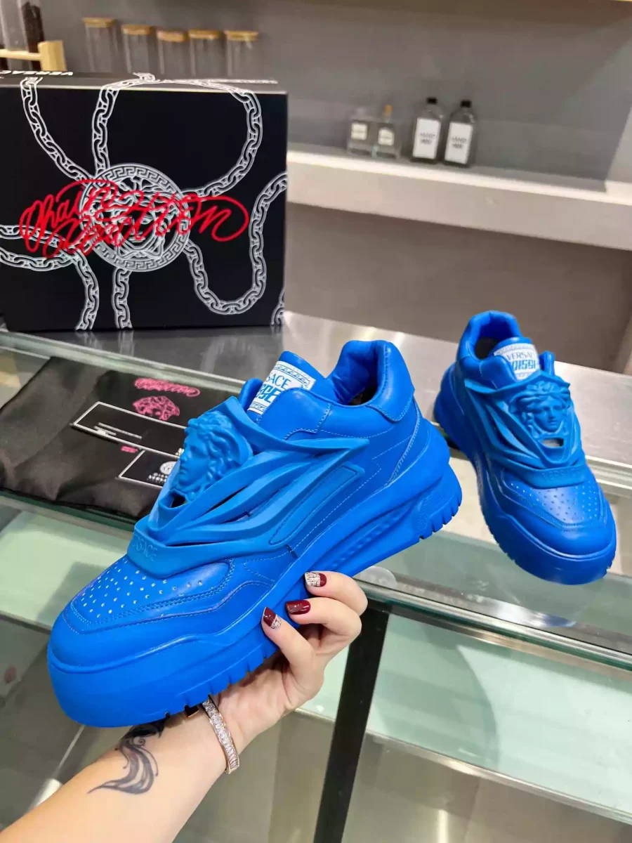 VERSACE WOMEN’S ODISSEA SNEAKERS IN BLUE LEATHER – VSS015