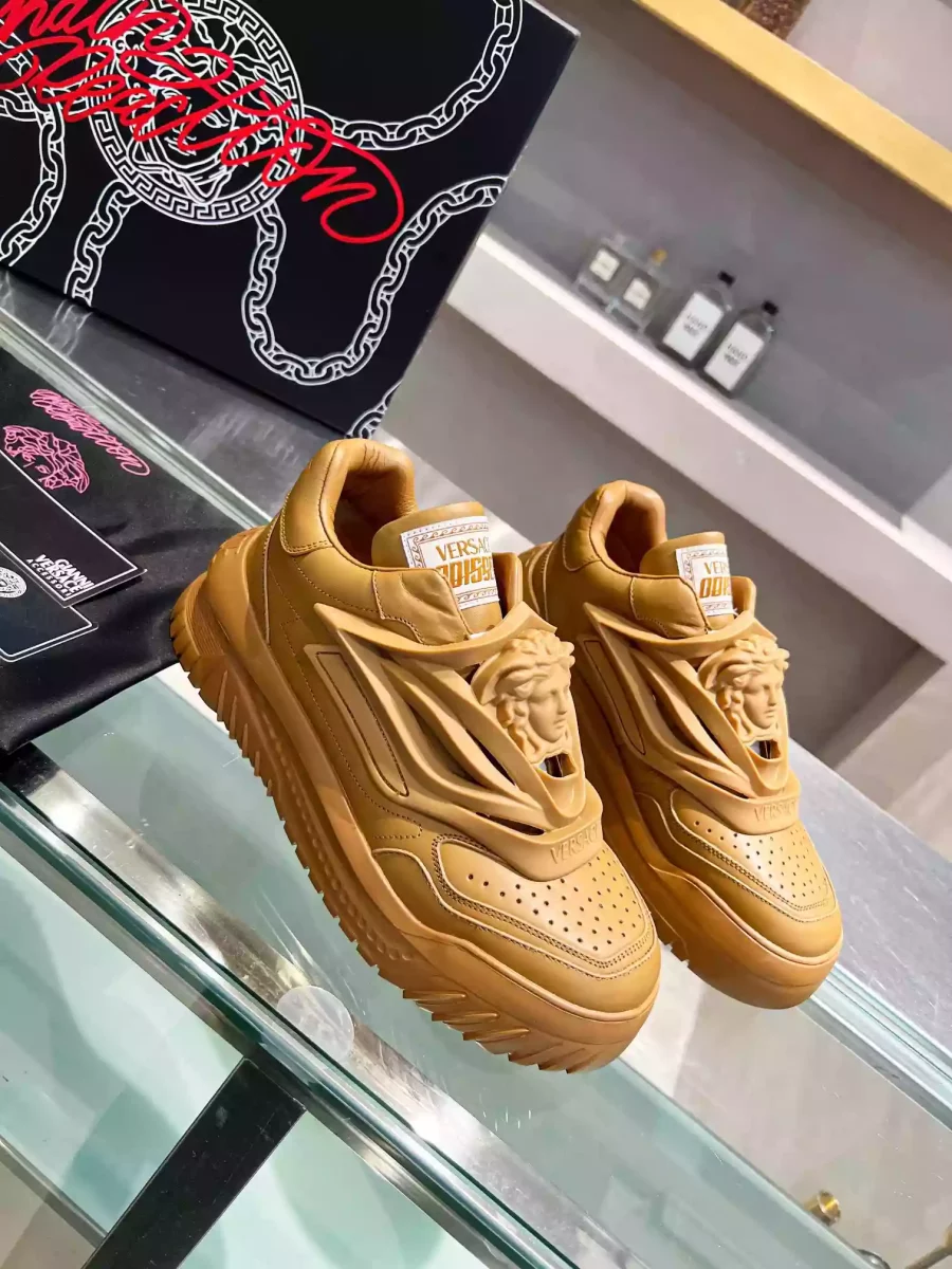 VERSACE WOMEN’S ODISSEA SNEAKERS IN BROWN LEATHER – VSS016