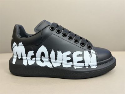 alexander-mcqueen-graffiti-oversized-sneaker-n-black-ald021-nkwle.jpg