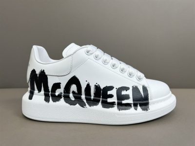 alexander-mcqueen-graffiti-oversized-sneaker-n-white-ald020-r7wjc.jpg