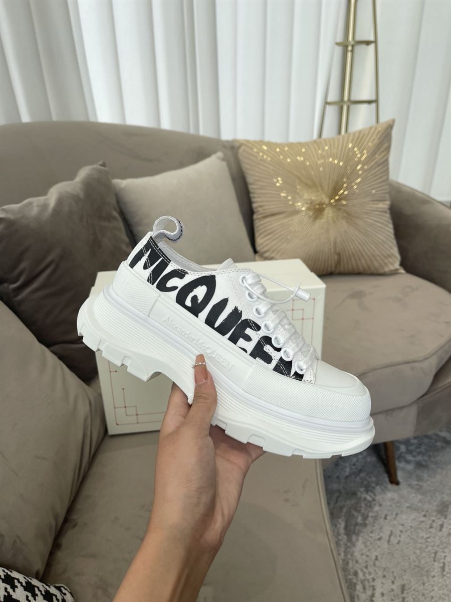 ALEXANDER MCQUEEN GRAFFITI TREAD SLICK LOW-TOP SNEAKERS – ALD033