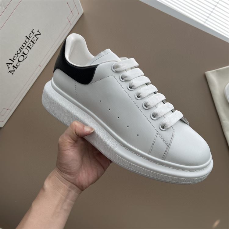 ALEXANDER MCQUEEN OVERSIZED LEATHER SNEAKERS – ALD017