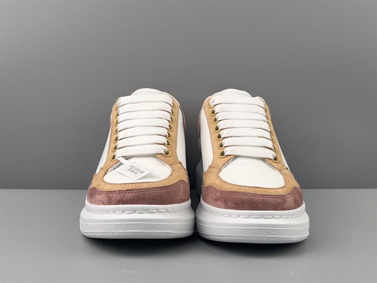 ALEXANDER MCQUEEN OVERSIZED SNEAKER – ALD038