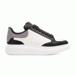 ALEXANDER MCQUEEN OVERSIZED SNEAKER IN BLACK/WHITE – ALD039