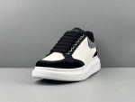ALEXANDER MCQUEEN OVERSIZED SNEAKER IN BLACK/WHITE/GREY – ALD036