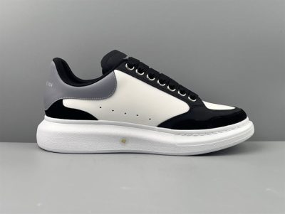 alexander-mcqueen-oversized-sneaker-in-blackwhitegrey-ald036-rhq0i.jpg