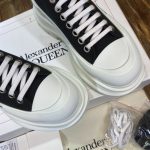 ALEXANDER MCQUEEN TREAD SLICK LOW TOP SNEAKER – ALD010