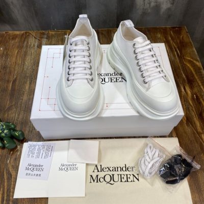 alexander-mcqueen-tread-slick-low-top-sneaker-ald011-q1su2.jpg