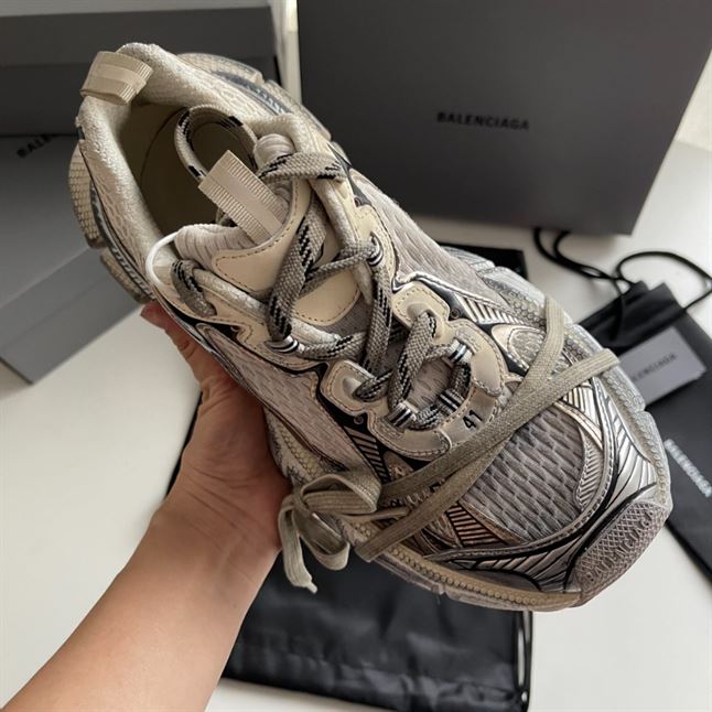 BALENCIAGA 3XL SNEAKER IN BEIGE – BLA086