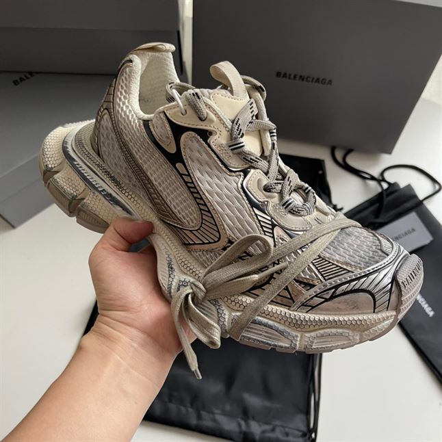 BALENCIAGA 3XL SNEAKER IN BEIGE – BLA086