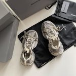 BALENCIAGA 3XL SNEAKER IN BEIGE – BLA086