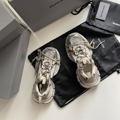 balenciaga-3xl-sneaker-in-beige-bla086-qm0i2.jpg