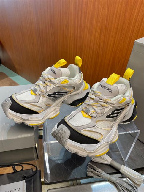 BALENCIAGA CARGO SNEAKER IN GREY BLACK AND YELLOW – BLA076