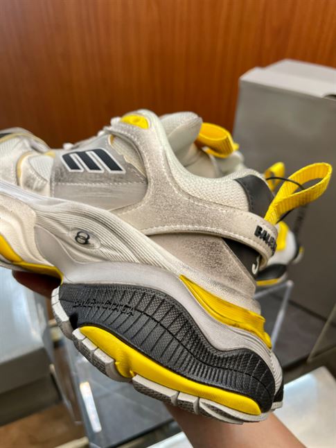 BALENCIAGA CARGO SNEAKER IN GREY BLACK AND YELLOW – BLA076