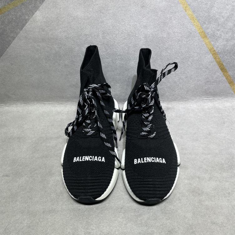 BALENCIAGA MEN’S SPEED 2.0 LACE-UP RECYCLED KNIT SNEAKER IN BLACK/WHITE – BLA033