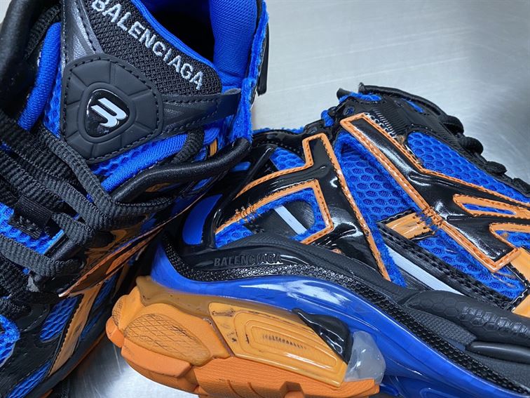 BALENCIAGA RUNNER SNEAKER IN BLUE – BLA054