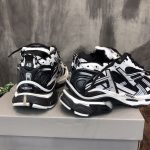 BALENCIAGA RUNNER SNEAKERS IN BLACK AND WHITE MESH AND NYLON – BLA008