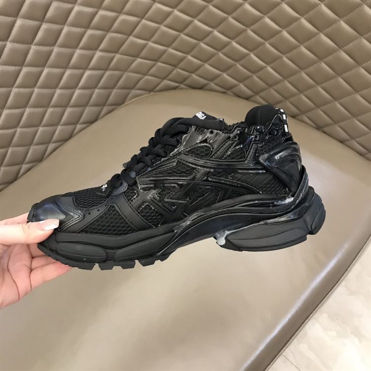 BALENCIAGA RUNNER SNEAKERS IN BLACK – BLA007