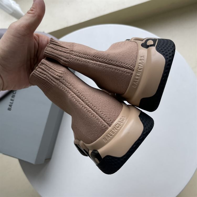 BALENCIAGA SPEED RECYCLED KNIT GRAFFITI SNEAKER IN BEIGE – BLA050