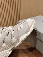 BALENCIAGA TRACK TRAINERS BEIGE – BLA067