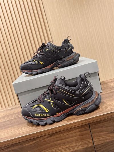 balenciaga-track-trainers-black-yellow-bla066-q9ae1.jpeg