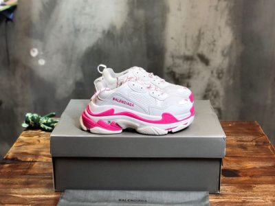 balenciaga-triple-s-10-in-white-and-pink-bla023-uvat0.jpg