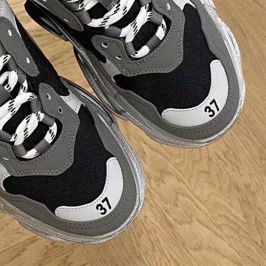 BALENCIAGA TRIPLE S GREY BLACK – BLA059