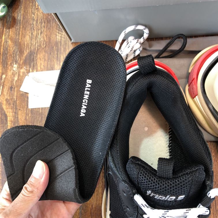 BALENCIAGA TRIPLE S IN BLACK – BLA028