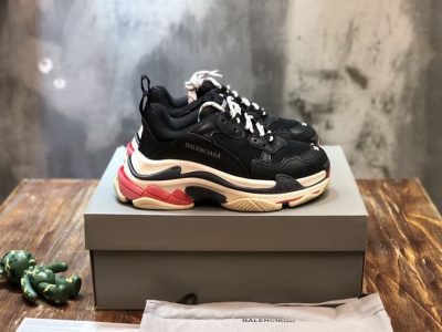 balenciaga-triple-s-in-black-bla028-qrn3m.jpeg