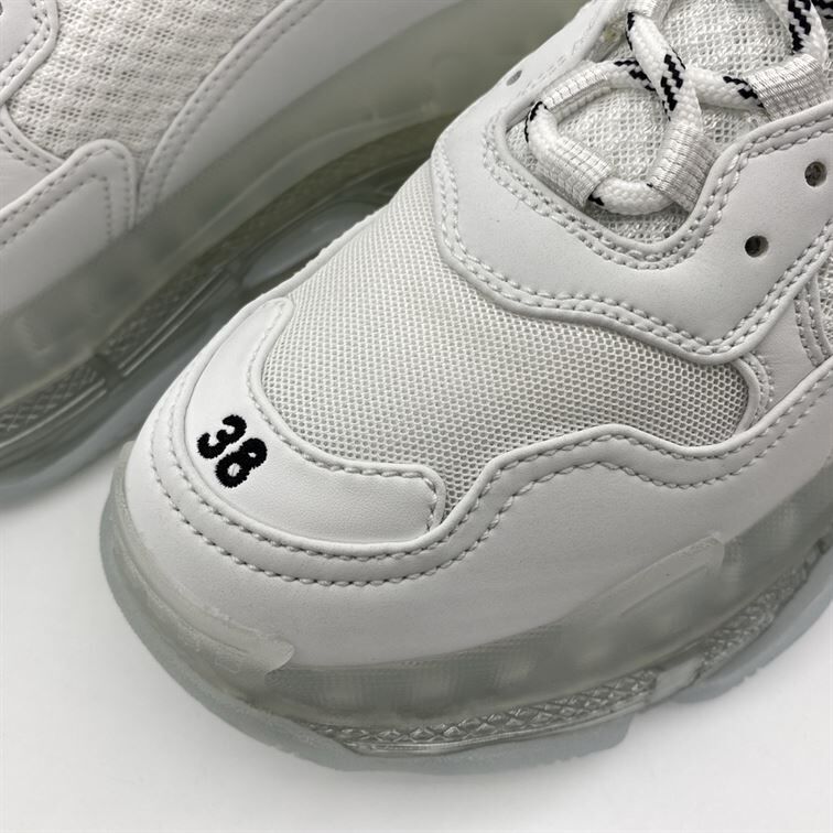 BALENCIAGA TRIPLE S IN WHITE – BLA027