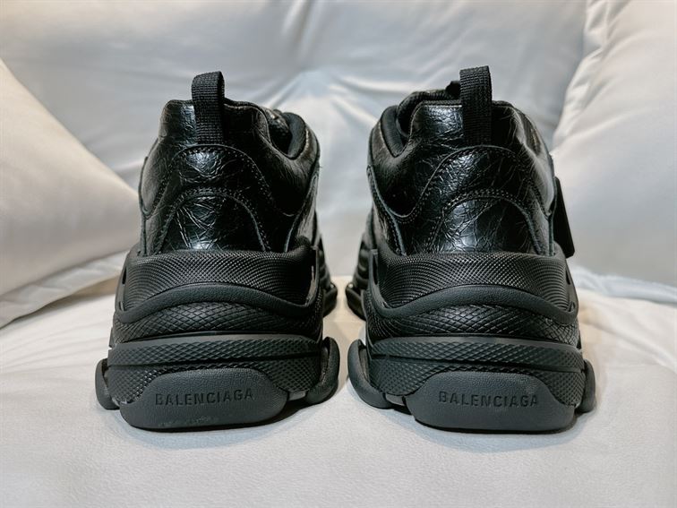 BALENCIAGA TRIPLE S LAMBSKIN SNEAKERS – BLA079