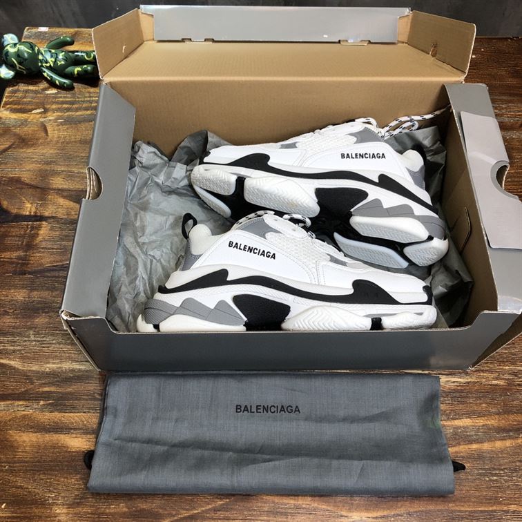 BALENCIAGA TRIPLE S SNEAKERS – BLA010