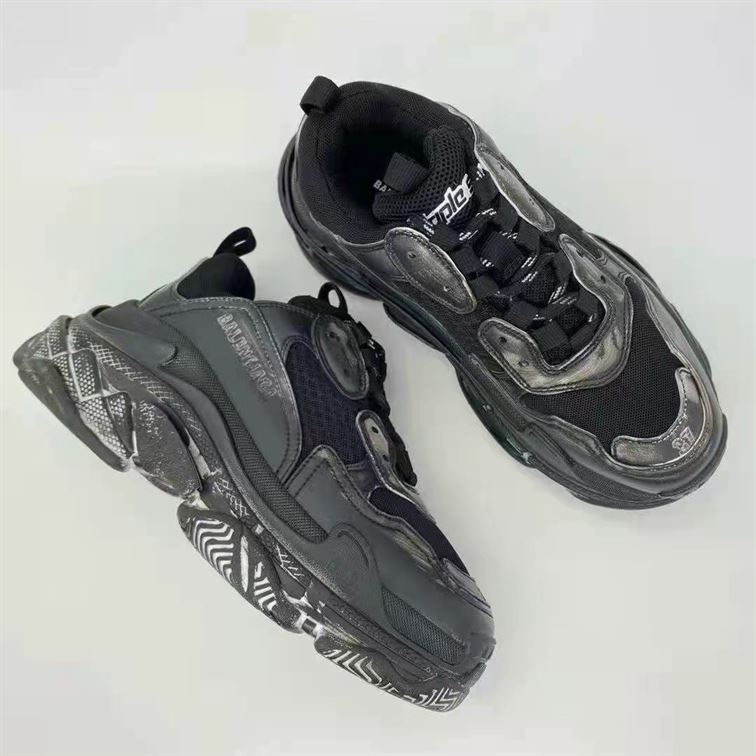 BALENCIAGA TRIPLE S SNEAKERS – BLA075