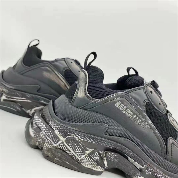 BALENCIAGA TRIPLE S SNEAKERS – BLA075