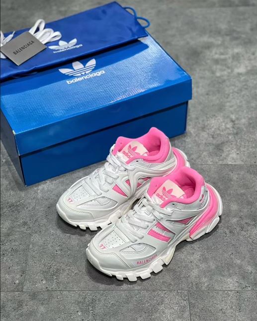 BALENCIAGA X ADIDAS TRACK FORUM LOW TOP SNEAKER – BLA082