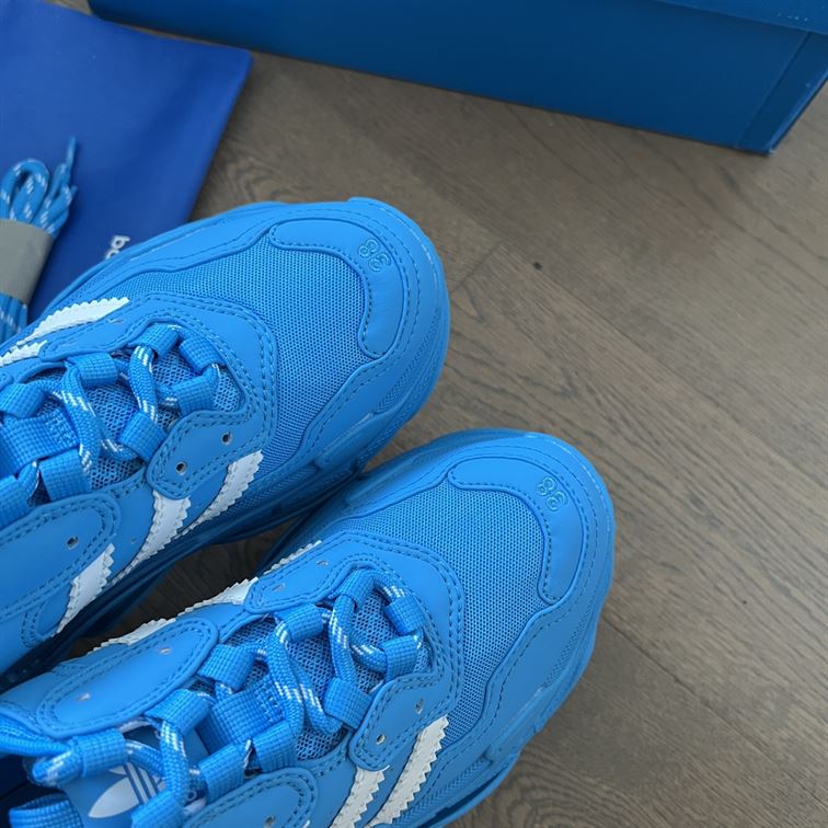 BALENCIAGA X ADIDAS TRIPLE S – BLA037